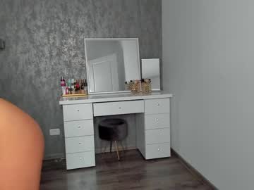webcam girl moniqueeass live cam image #1913210