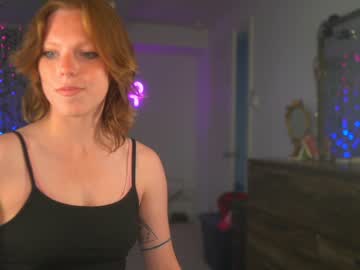 webcam girl crimsonxrapture live cam image #2385886