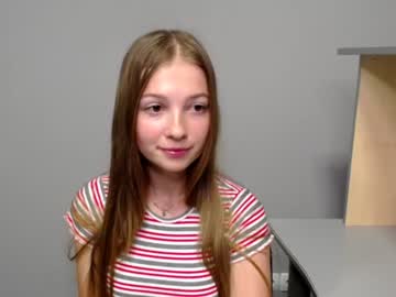webcam girl emilorel_ live cam image #3263211