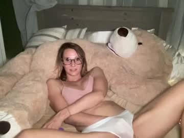 webcam girl kaileeshy live cam image #12719587