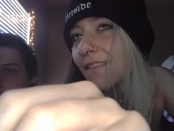 webcam couple feralfoxiee live cam image #7859820