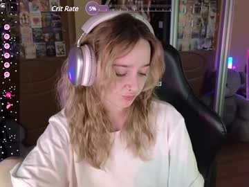 webcam girl queen_kitty1818 live cam image #12727645
