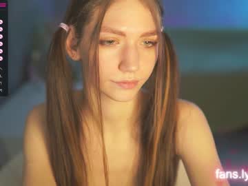webcam girl angels_kiss live cam image #4343914