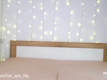 webcam girl hot_wet_lilly live cam image #2827823