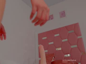 webcam girl nicolle_mitchelle live cam image #12642217