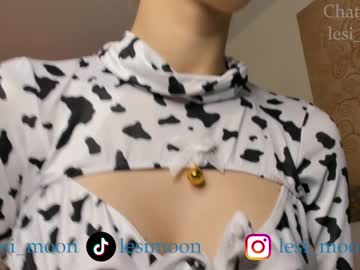 webcam girl lesi_moon live cam image #8080425