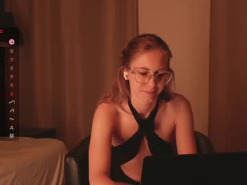 webcam girl girl_i_am live cam image #12962305