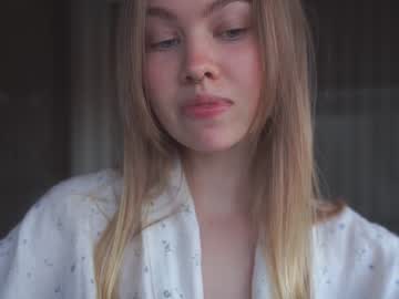 webcam girl bibi_it_is live cam image #6881072