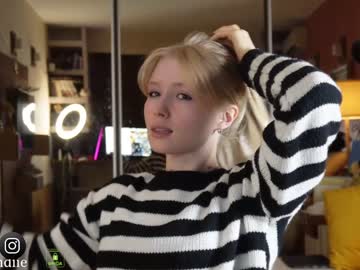 webcam girl bestblondiiecb live cam image #9123099