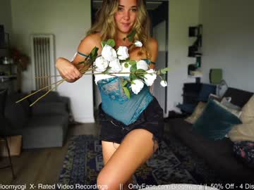 webcam girl bloomyogi live cam image #7095753