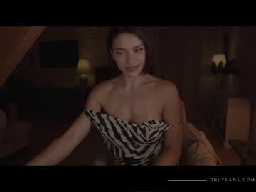 webcam girl lucieoude_ live cam image #3574923