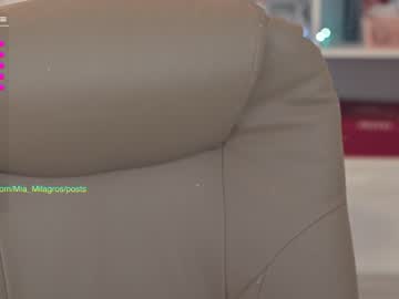 webcam girl mia_milagros live cam image #2896995