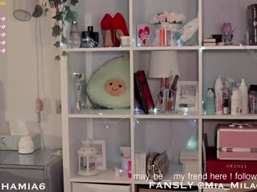 webcam girl mia_milagros live cam image #4216509