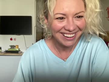 webcam girl kiradivine live cam image #6233541