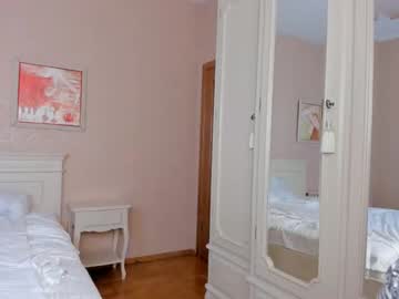 webcam girl agata_cutie live cam image #6937371