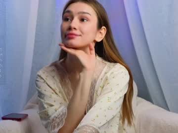 webcam girl juliepenningtona live cam image #9025998