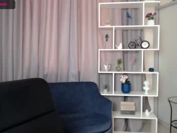 webcam girl lilliasweety live cam image #2408523