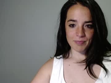 webcam girl melaniebiche live cam image #4432130