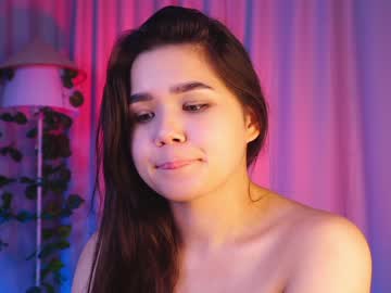 webcam girl helenmoors live cam image #7485222