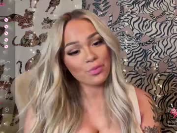 webcam girl ari_02 live cam image #7511044