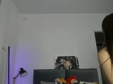 webcam girl jenie_fire live cam image #10166561