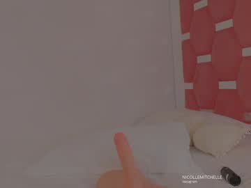 webcam girl nicolle_mitchelle live cam image #12921307