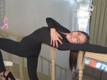 webcam girl yononeey live cam image #10987157