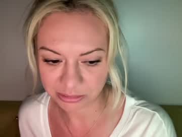 webcam girl kiradivine live cam image #5836384