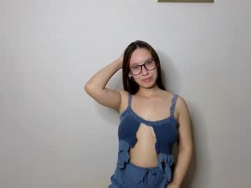 webcam girl just_emmy live cam image #10427841