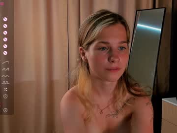 webcam girl lynnatlee live cam image #9718373