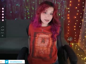 webcam girl greeny_mat live cam image #9049050