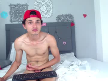 webcam couple alpha_and_omegaxx live cam image #2007644