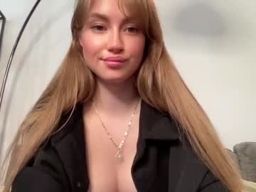 webcam girl strawberryjamx live cam image #3447306