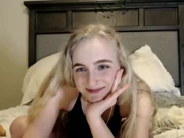 webcam girl peachezzs live cam image #1614494