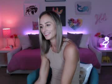 webcam girl holihurricane live cam image #12525939