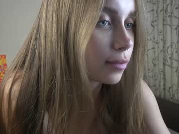 webcam girl 2girls_1dream live cam image #6436652