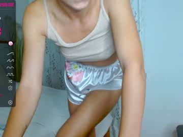 webcam girl kittycat__lovee live cam image #3594140