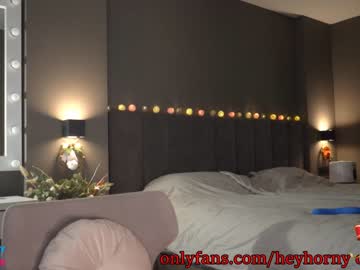 webcam girl heyhorny_cb live cam image #1034379
