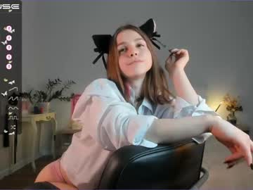 webcam girl little_sun_shine live cam image #4843194