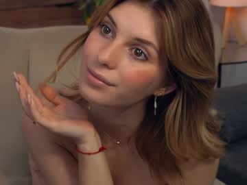 webcam girl refined_style live cam image #10986932