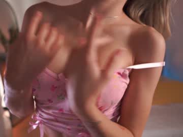 webcam girl emma_land live cam image #10008418