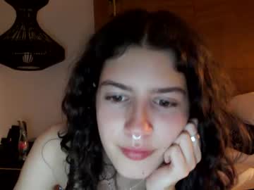 webcam girl frenchava live cam image #7260821