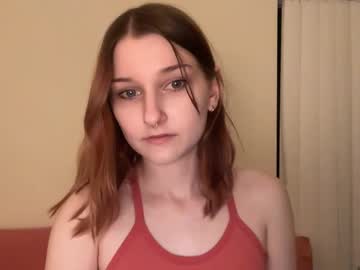 webcam girl tinytittytia live cam image #9980076