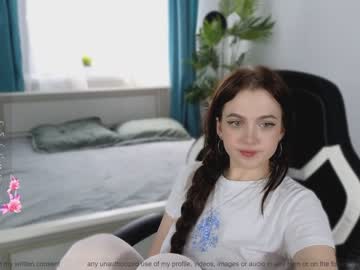 webcam girl small_blondee live cam image #9409180