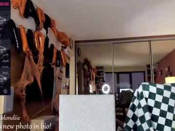webcam girl bestblondiiecb live cam image #4066201