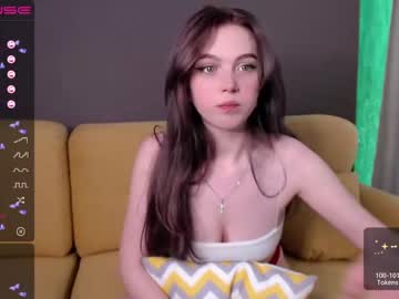 webcam girl small_blondee live cam image #2383112