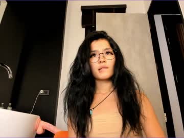 webcam girl akino_17 live cam image #2423531