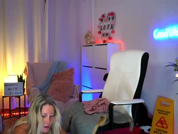 webcam girl angel_danm_milf live cam image #679858
