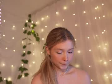 webcam girl april_blush live cam image #10032028