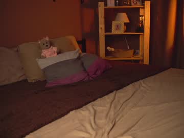 webcam girl cuteelsa_ live cam image #7770201